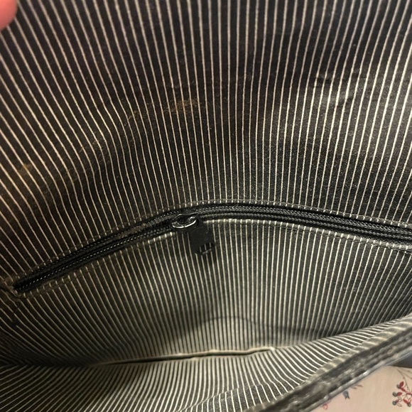 Vintage Black leather clutch - Picture 3 of 3